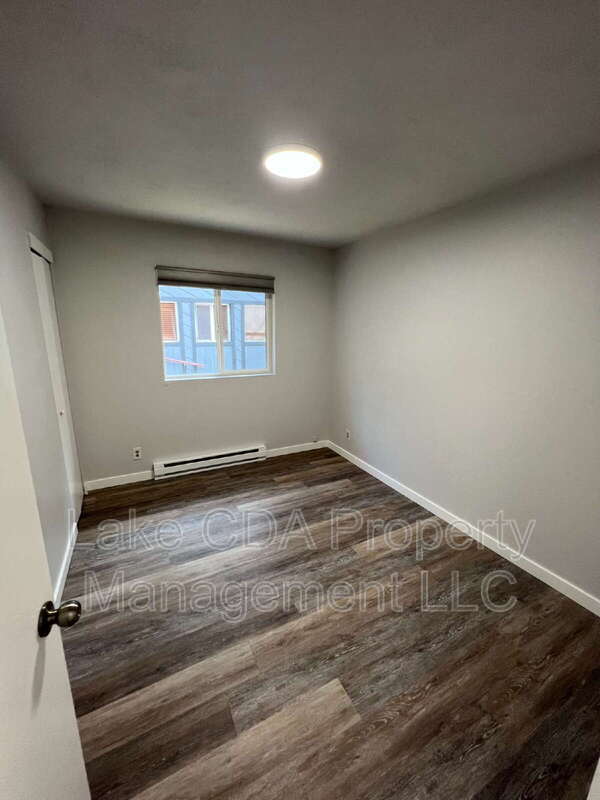 Foto del edificio - 1099 Woolsey Dr