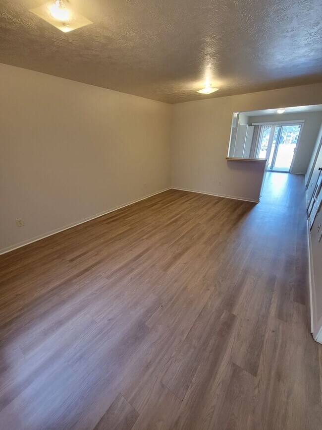 Building Photo - College Station - 2 bedroom /1.5 bath four...