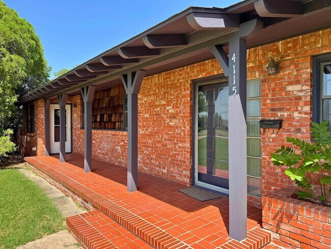 Foto del edificio - 4415 Rivercrest Dr