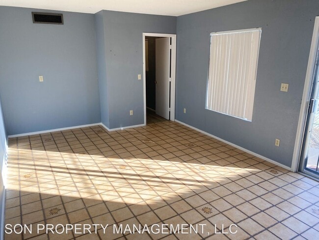 Building Photo - 3 br, 2 bath House - 2845 E. Presidio Rd
