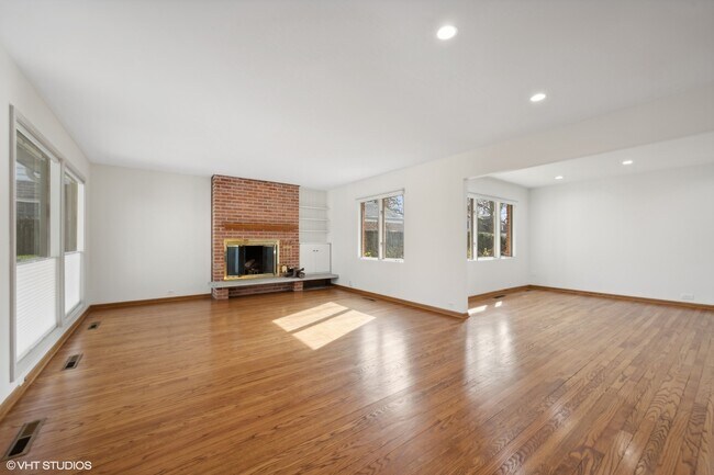 Building Photo - 770 Cherry St