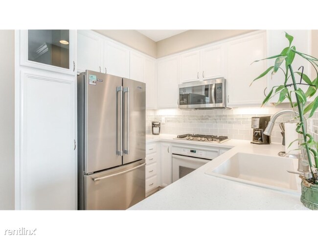Building Photo - 3 br, 2.5 bath Townhome - 28544 Sorano Cove
