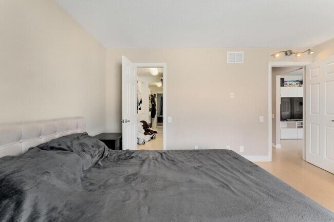 Building Photo - 107 Kenbrook Cir