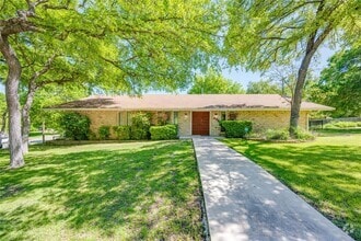 Building Photo - 405 Westbrook Dr
