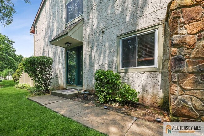 Building Photo - 153 Thoreau Dr