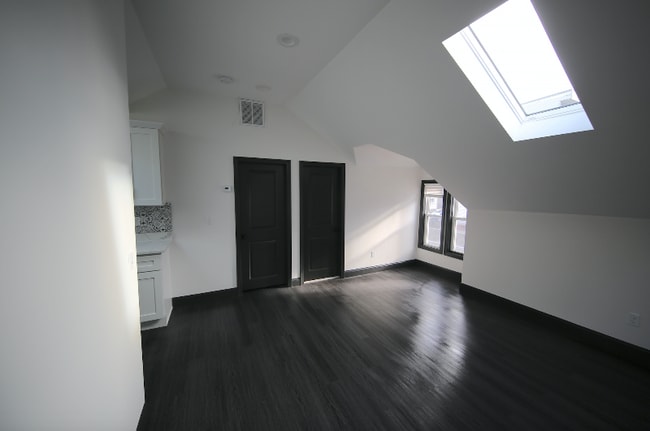Building Photo - 23 E Transit St