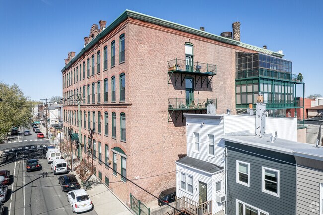 Foto del edificio - 126 Webster Ave