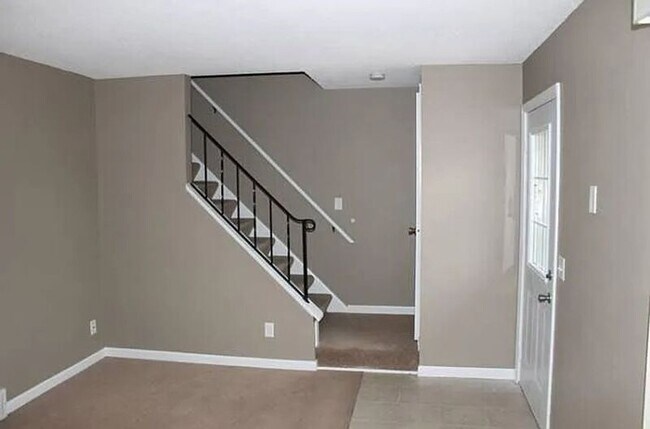 Foto del edificio - 721 Circle Dr