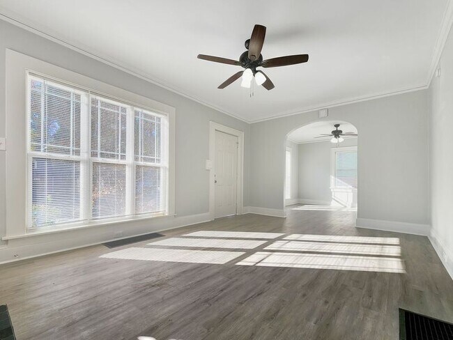 Building Photo - 1711 Westhaven Dr SW