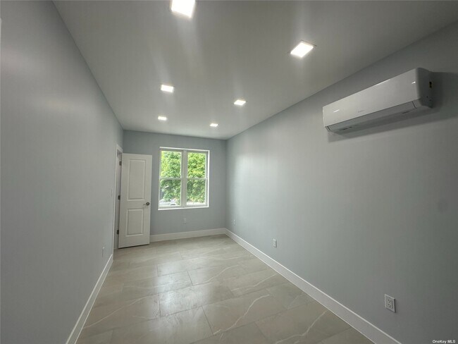 Foto del edificio - 207-19 Hillside Ave.