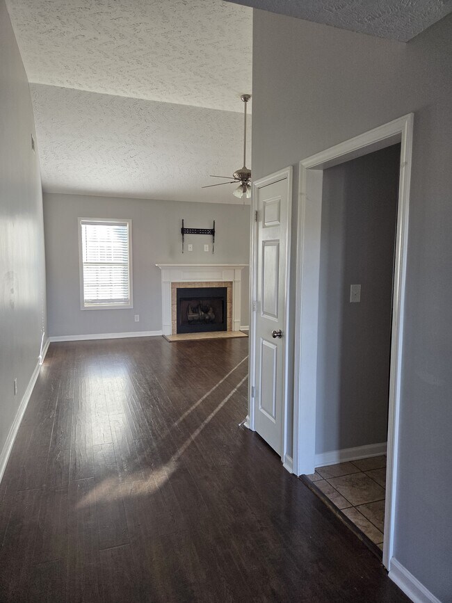 Foto del edificio - 961 Joey Dr