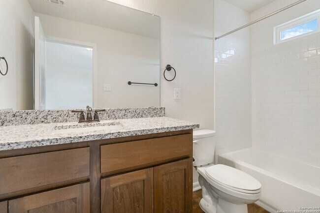 Foto del edificio - 13822 Enzo Gate