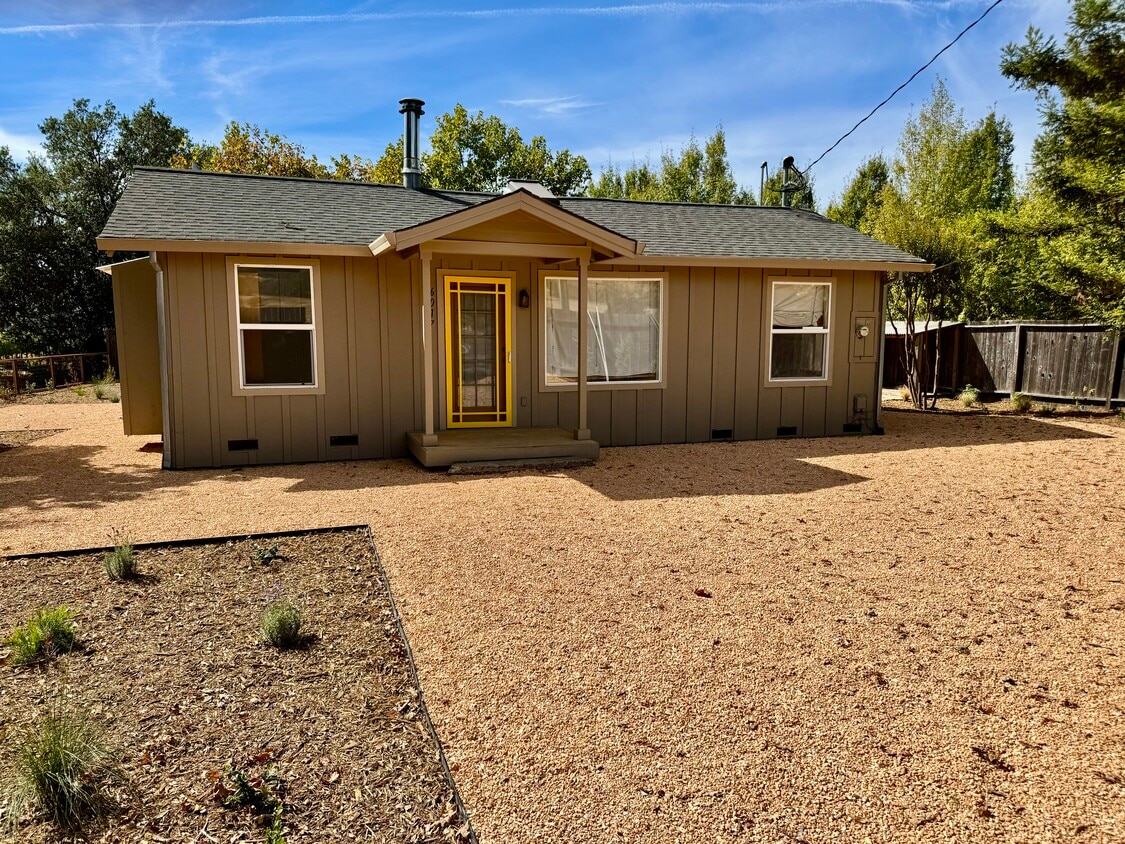 Building Photo - 6017 Red Winery Rd