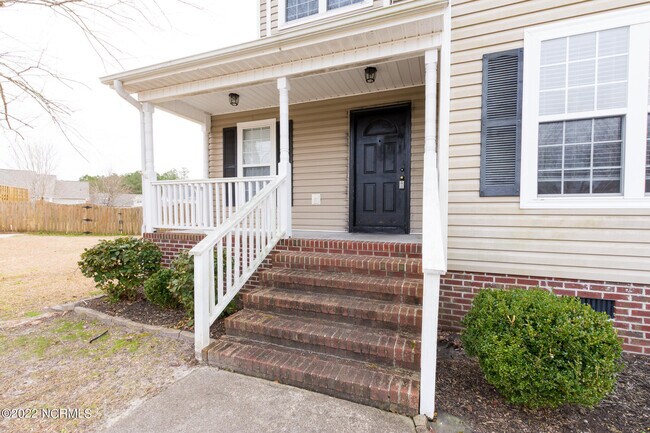 Building Photo - 109 Huntington Ct