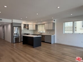 Building Photo - 9842 Vidor Dr