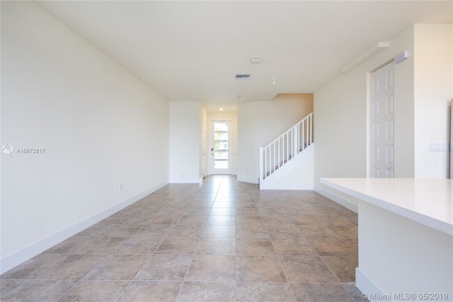 Foto del edificio - 15857 NW 90TH CT  15857 Miami Lakes FL 33018
