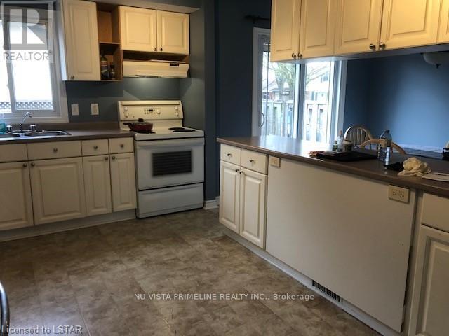 Building Photo - 33 Winding Way Crescent