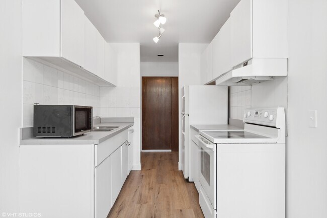 Building Photo - 5500 Hillcrest Ln