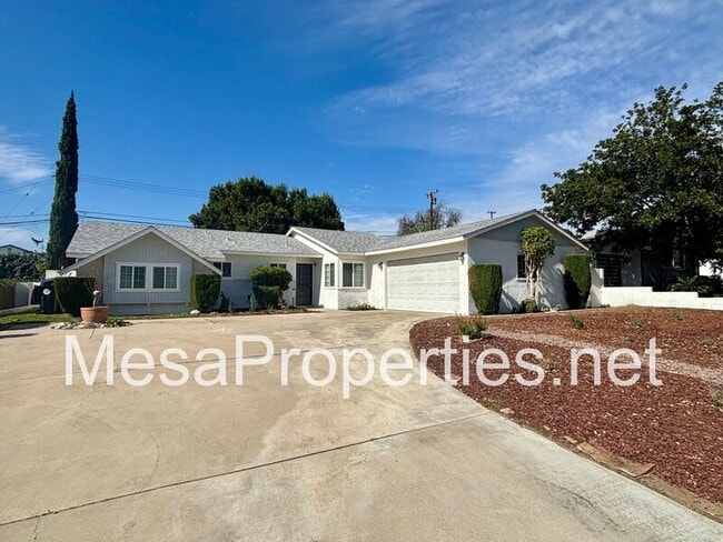 Foto del edificio - 1481 N Grove Ave