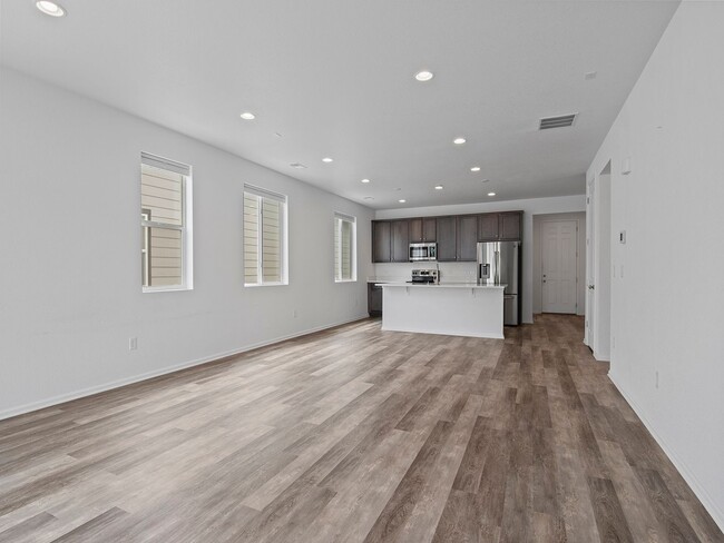 Foto del edificio - Modern Home With Great Amenities Available...
