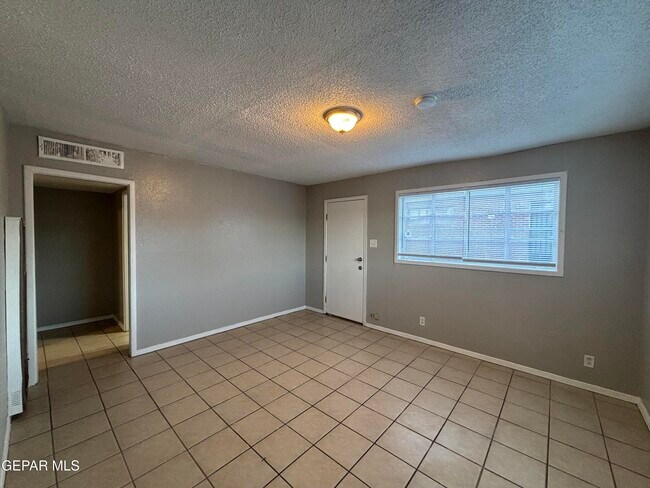 Foto del edificio - 3906 Harrison Ave