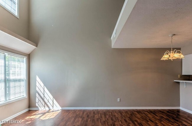 Building Photo - 729 Sunseeker Dr