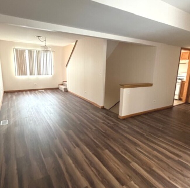 Foto del edificio - 7018 100th St