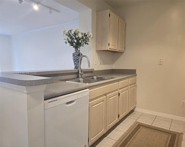 Foto del edificio - 2665 SW 37th Ave