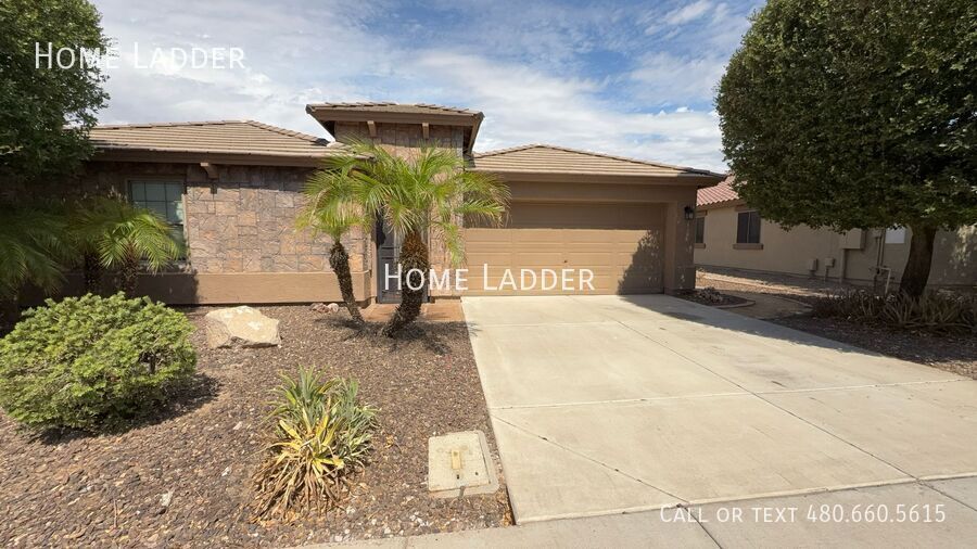 Foto principal - 25598 W Globe Ave