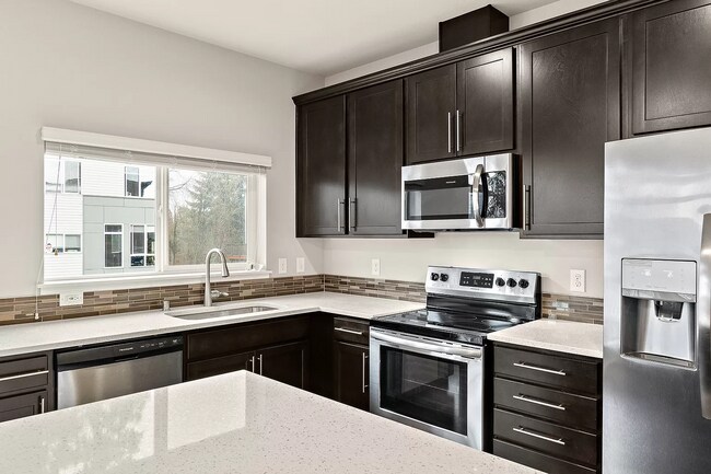 Kitchen - 16201 Meadow Rd