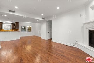 Building Photo - 12104 Hoffman St