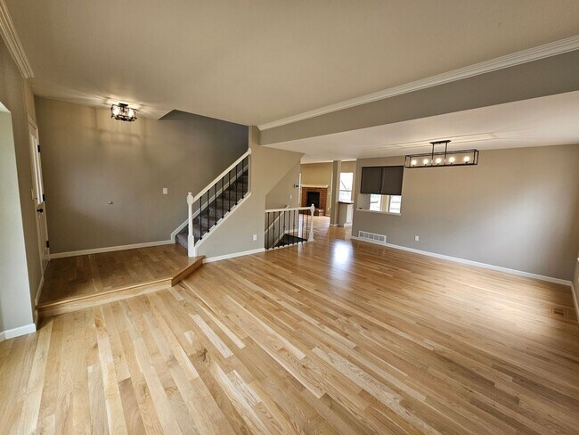 Foto del edificio - 5 Bed 4 Bath Home on the West Side!!