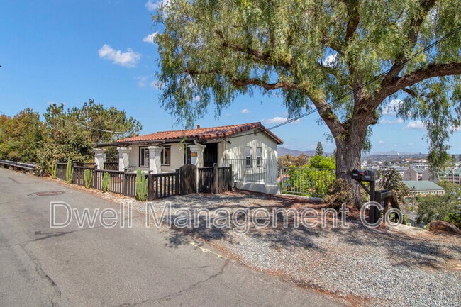 Building Photo - 8114 Fairview Ave