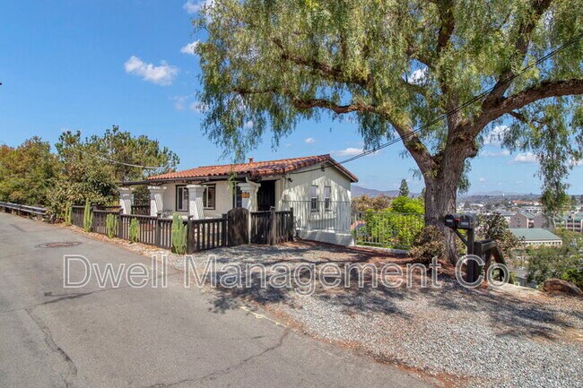 Foto del edificio - 8114 Fairview Ave