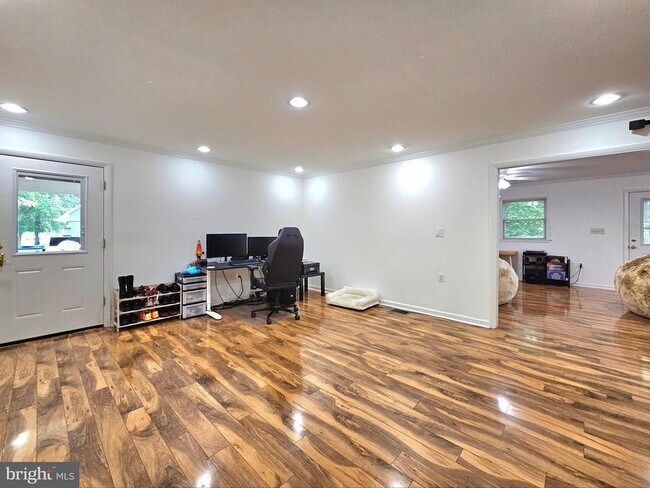 Foto del edificio - 8134 Keeler St