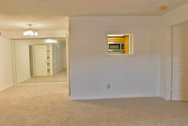 Building Photo - 1311 Antoine Dr