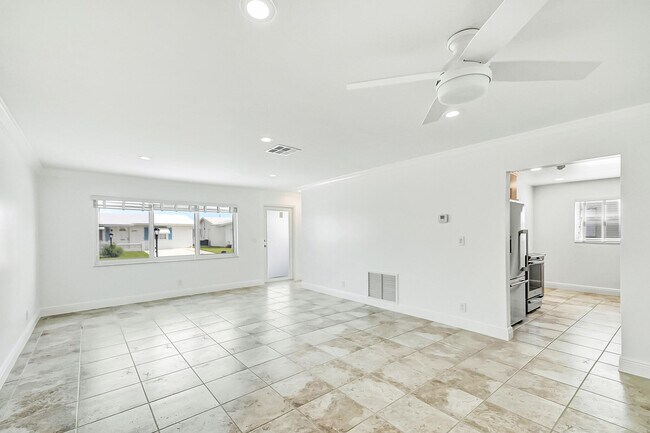 Foto del edificio - 2098 SW 13th Way