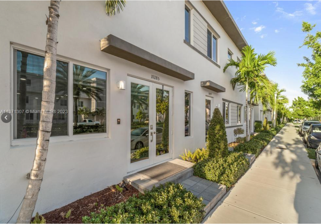 Foto principal - 10285 NW 66th St