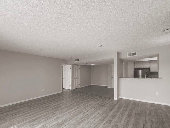 Foto del edificio - 2816 S Bartell Dr