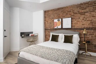 Building Photo - 2020 R. Saint-Denis