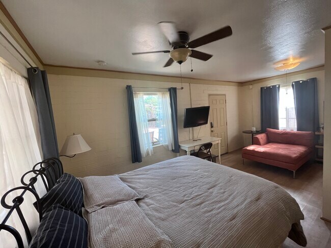 Foto del edificio - 4201 E Oxford Dr