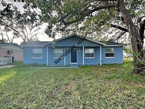 Building Photo - 3201 Delray Dr