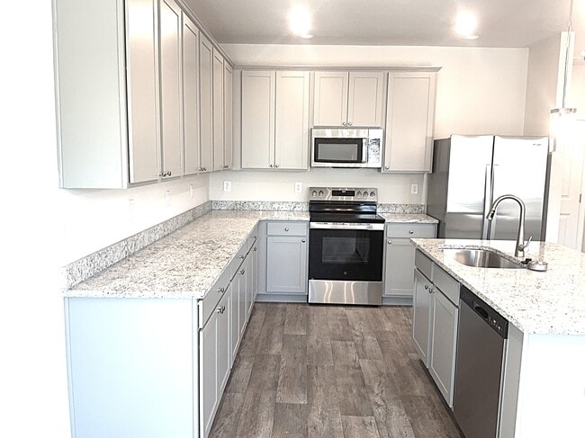 Foto del edificio - 3260 Emberly Dr