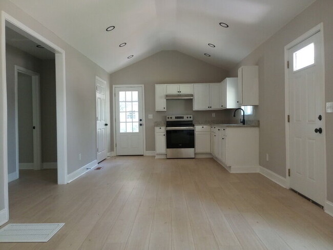 Foto del edificio - 326 Sherman Dr