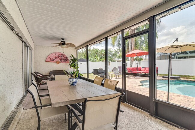 Foto del edificio - 2843 Meadow Wood Dr