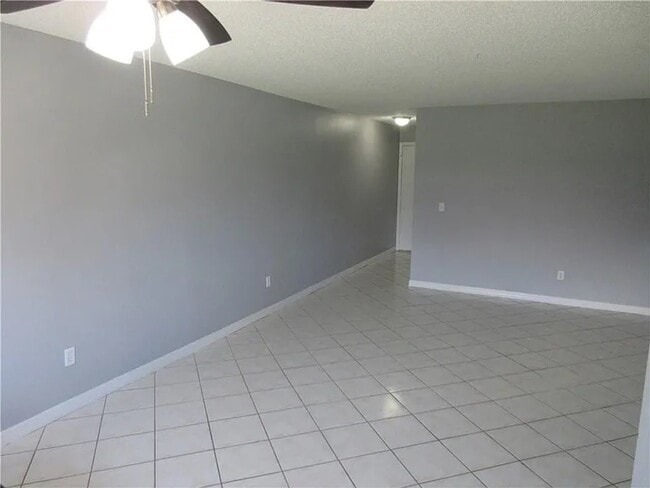 Photo - 2000 Locust Berry Dr (Kissimmee, FL) House