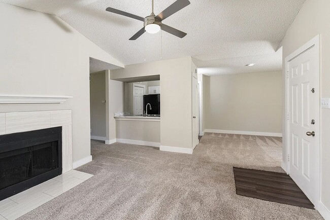 Building Photo - 9971 Quail Blvd