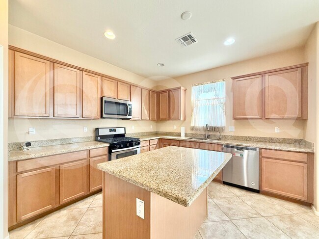 Building Photo - 218 N 109th Dr
