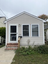 Building Photo - 398 Monmouth Ave