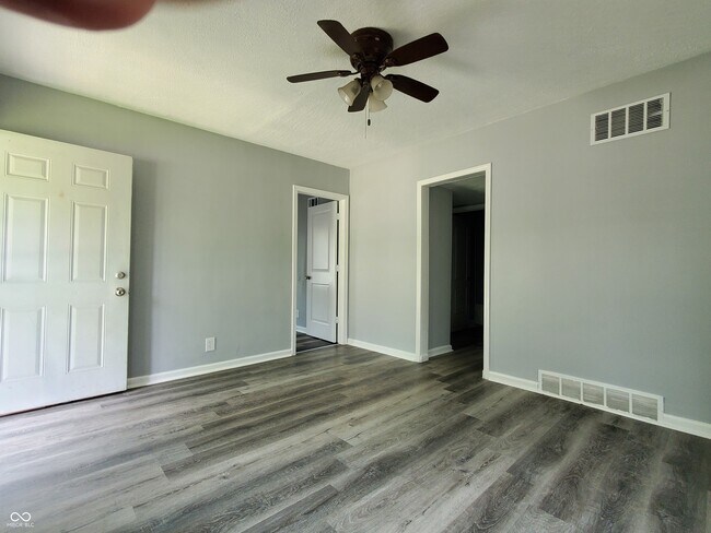 Foto del edificio - 3290 Ralston Ave